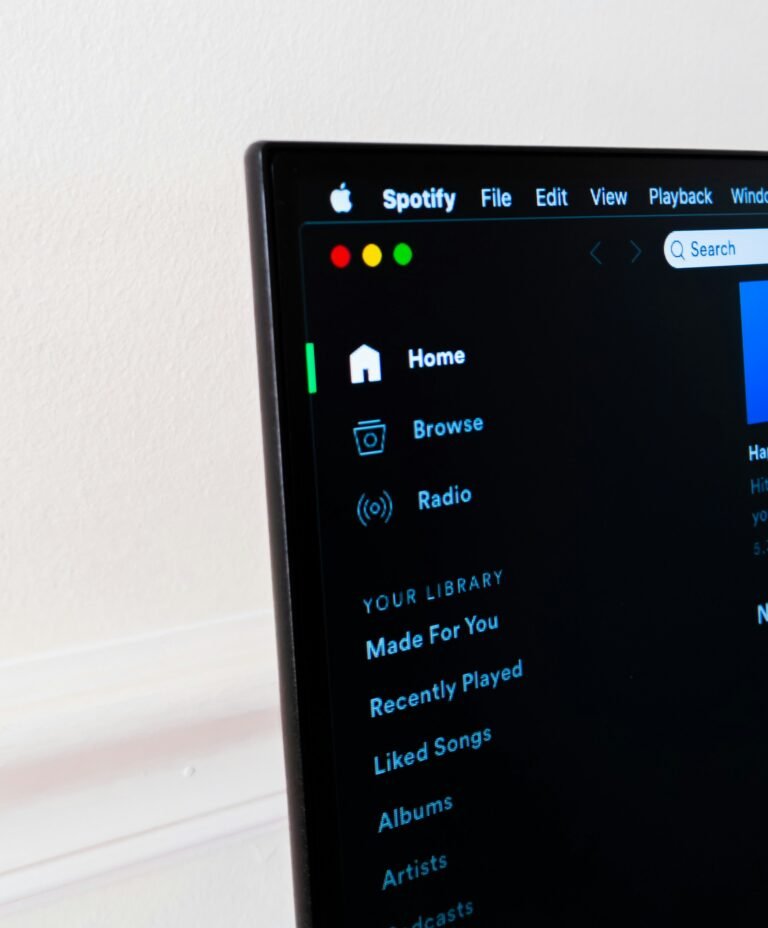 photo-1588279956543-f6079d1671df